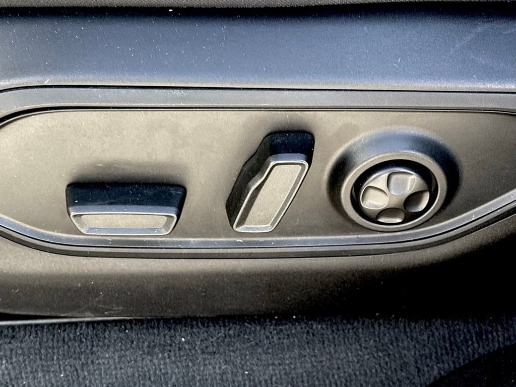 Used 2022 Jeep Grand Cherokee Limited 4xe image 18