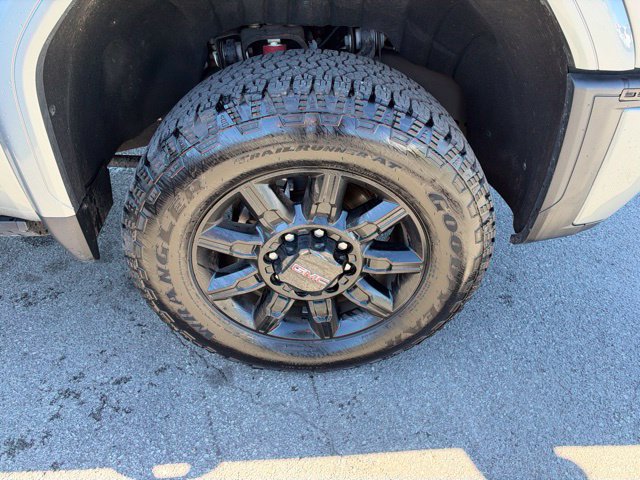 Used 2025 GMC Sierra 3500 AT4 w/ AT4 Premium Plus Package AWD/4WD image 9