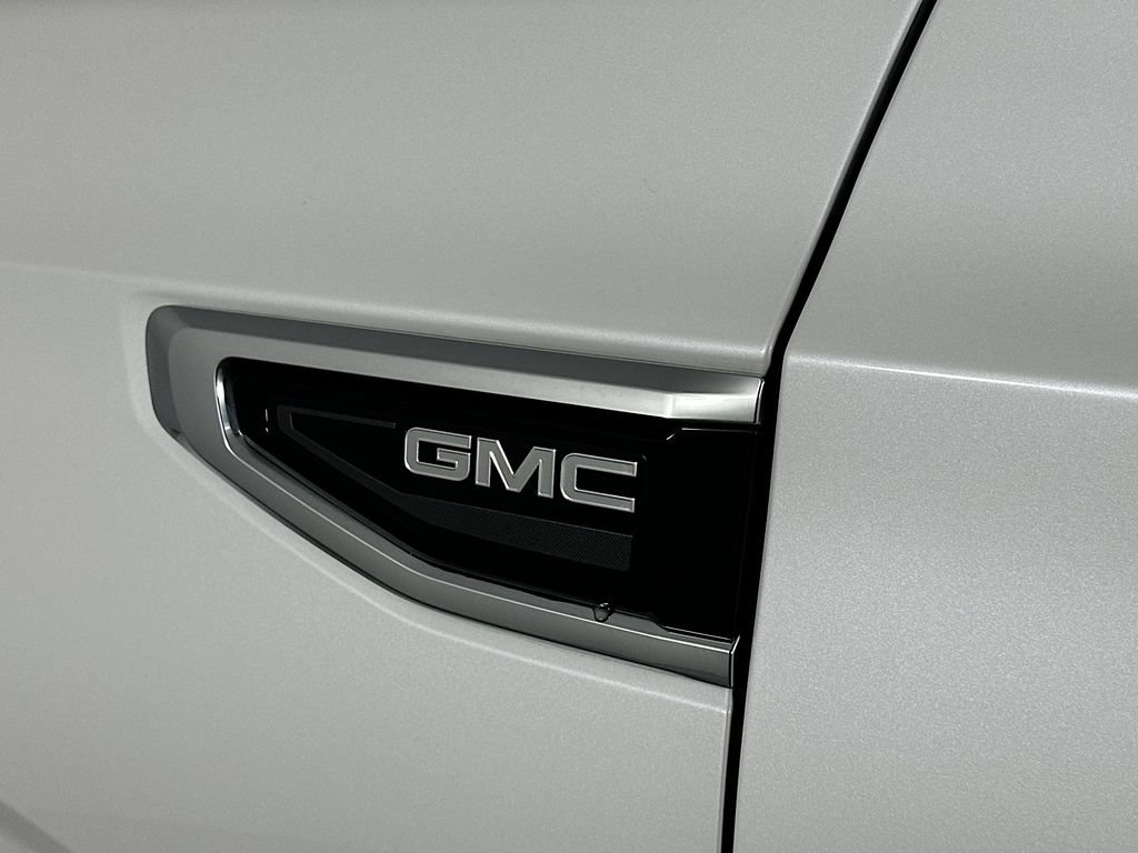 Used 2023 GMC Yukon Denali w/ LPO, Floor Liner Package AWD/4WD image 28