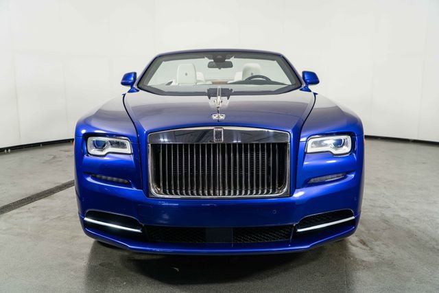 Used 2017 Rolls-Royce Dawn RWD image 3