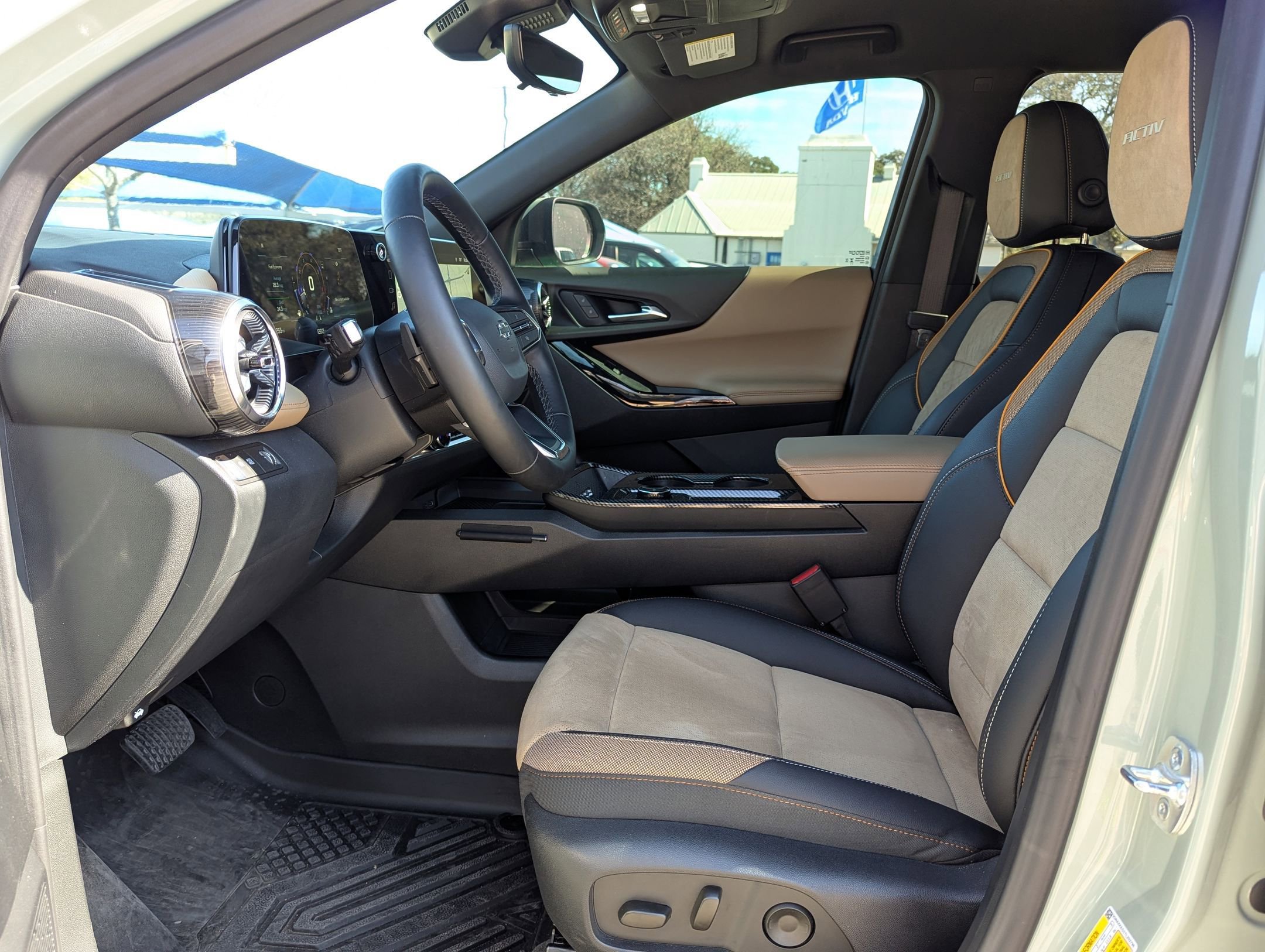 Used 2026 Chevrolet Equinox ACTIV w/ Convenience Package III image 10