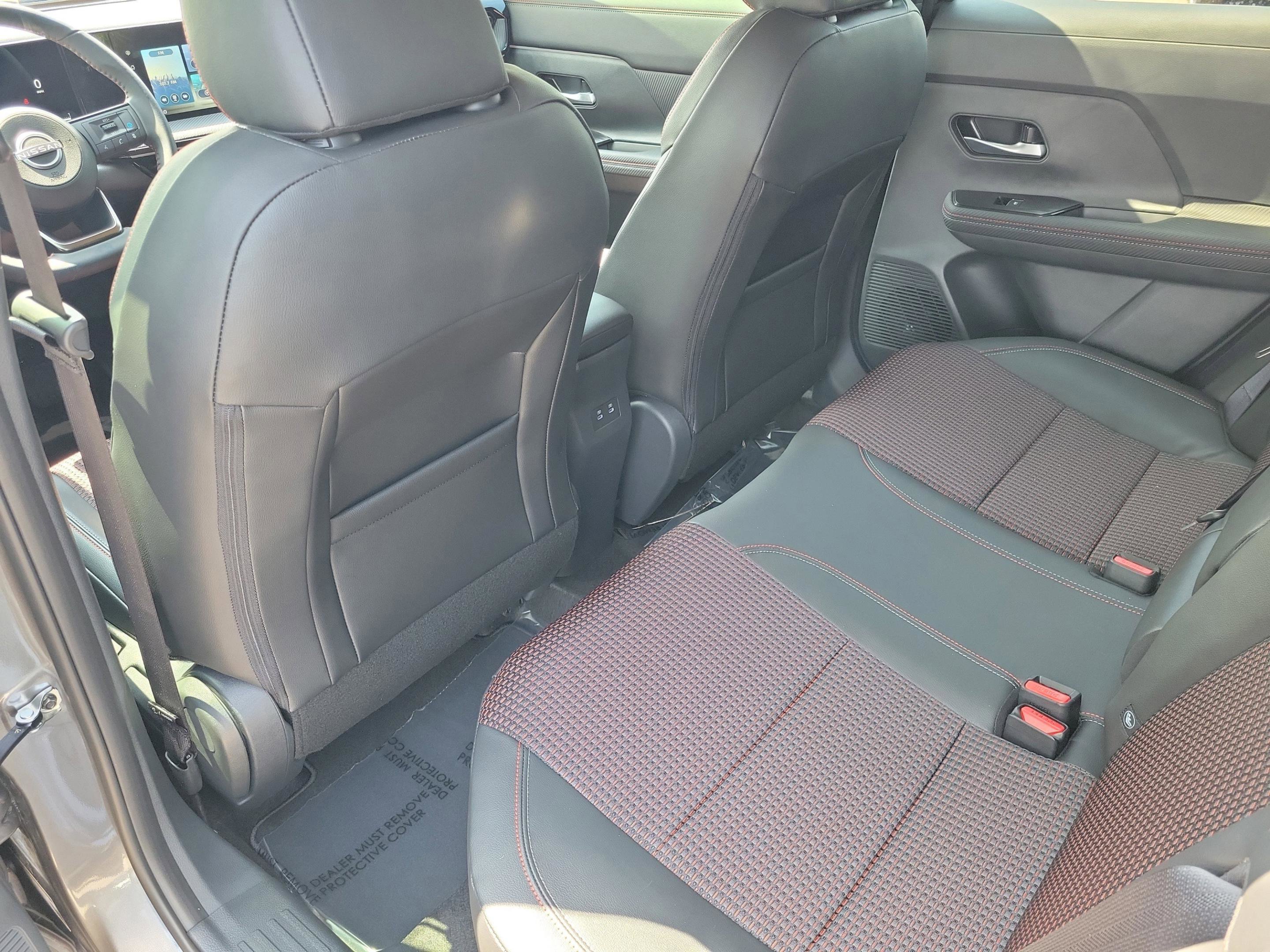 New 2025 Nissan Kicks SR FWD image 13