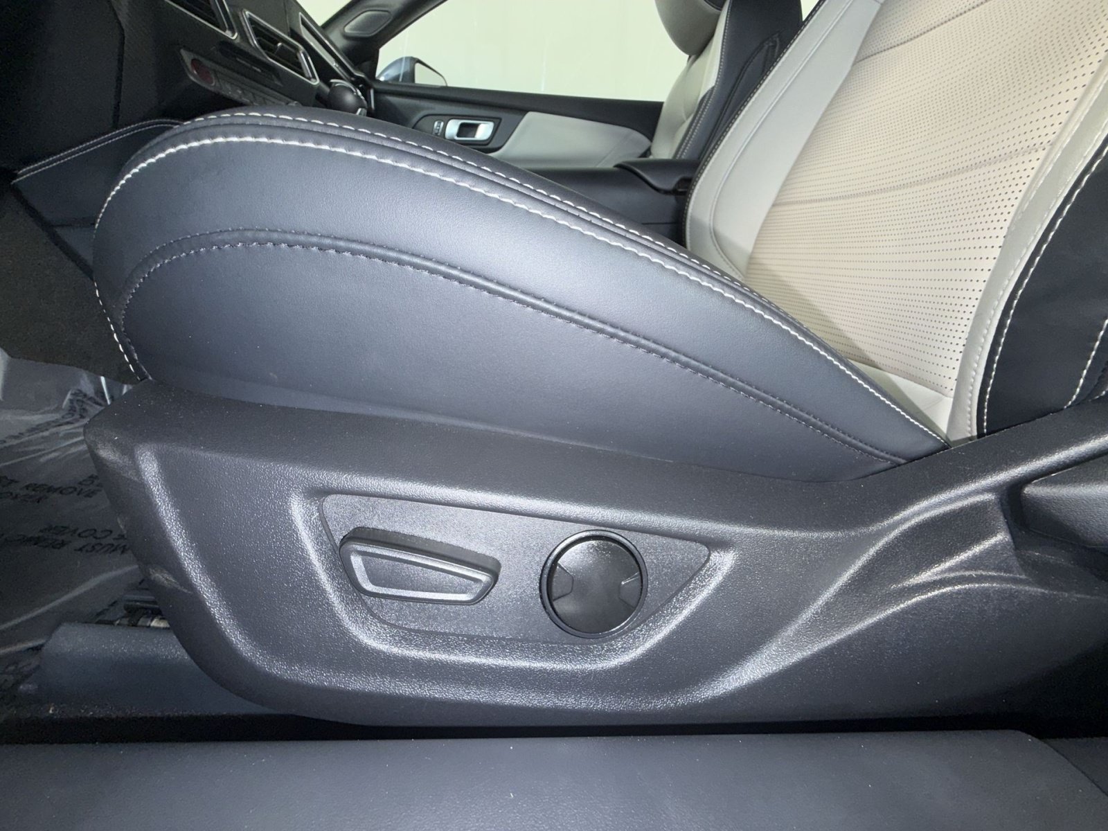 Used 2025 Ford Mustang GT Premium RWD image 14