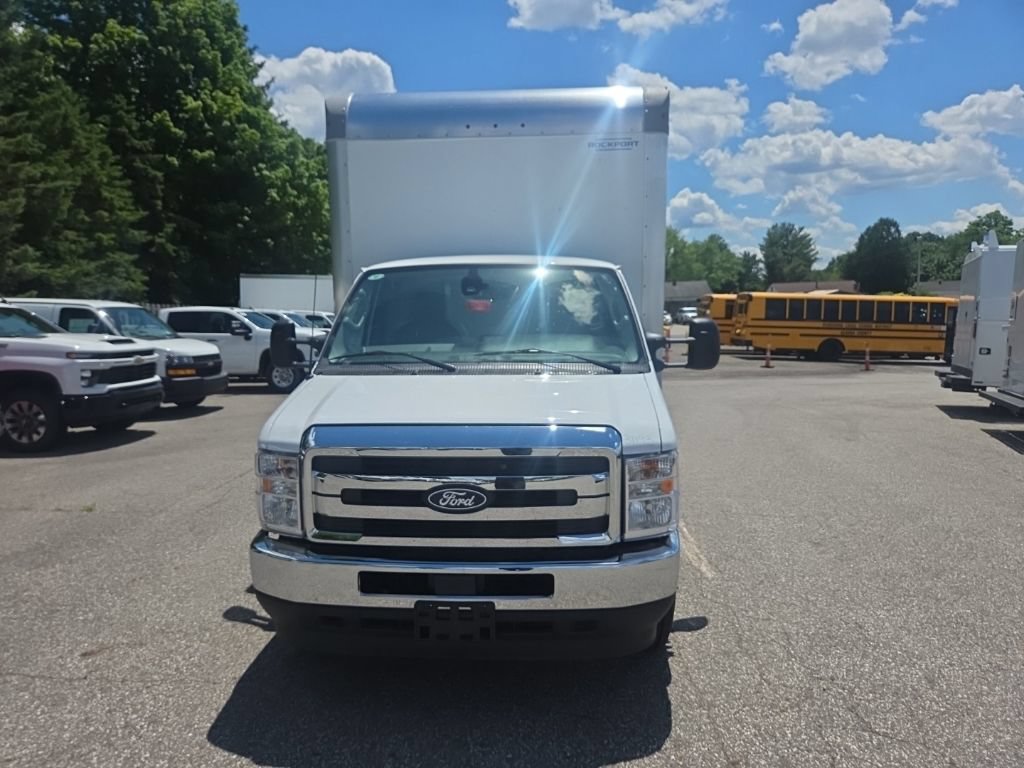 New 2026 Ford E-450 and Econoline 450 Super Duty w/ Power Equipment Group RWD image 6