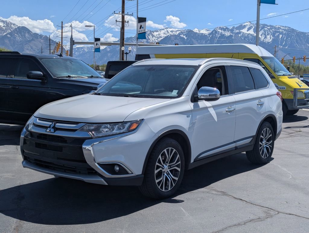 Used 2016 Mitsubishi Outlander GT AWD/4WD image 9