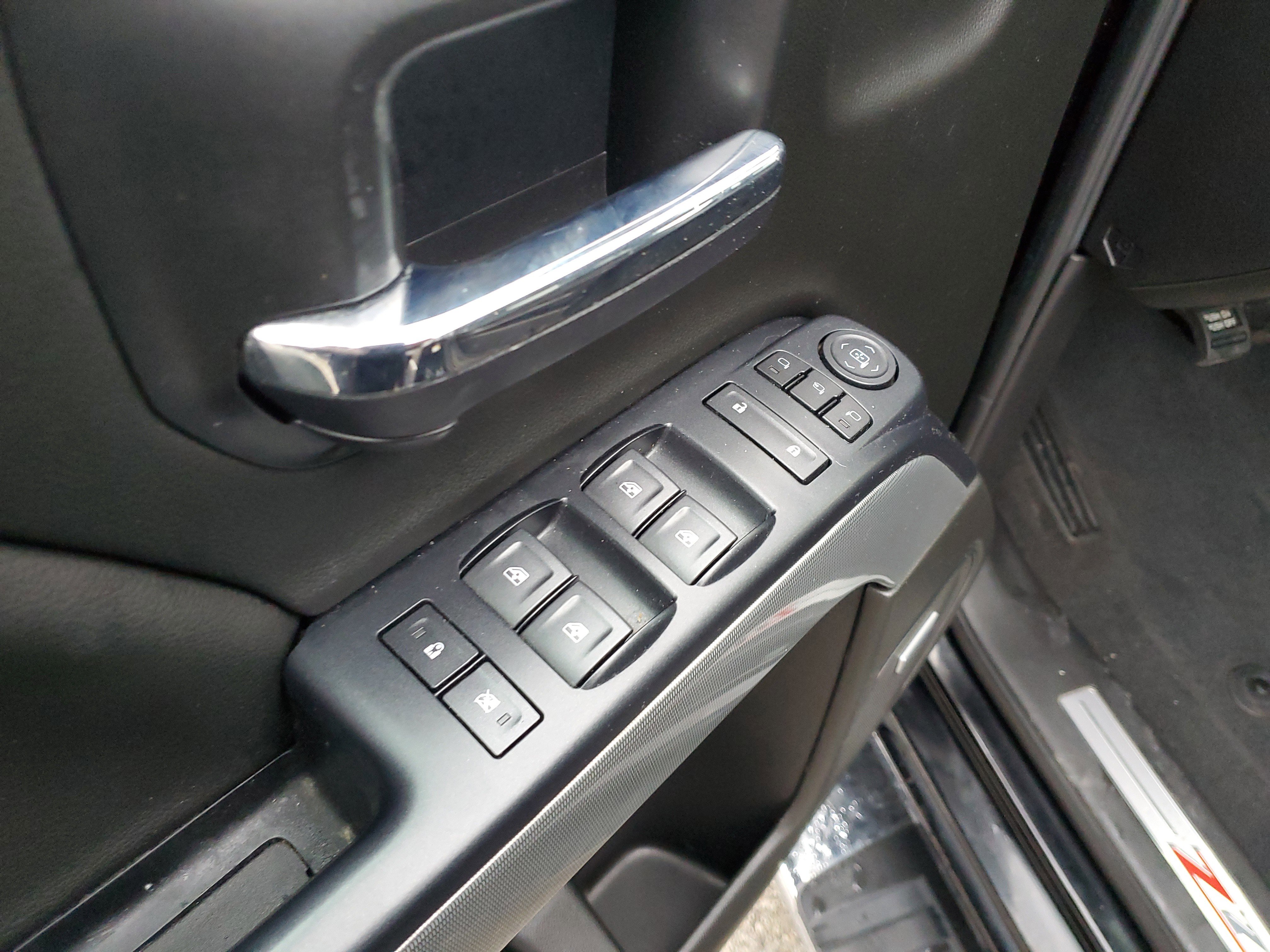 Used 2018 Chevrolet Silverado 1500 LTZ Z71 w/ LTZ Plus Package image 16