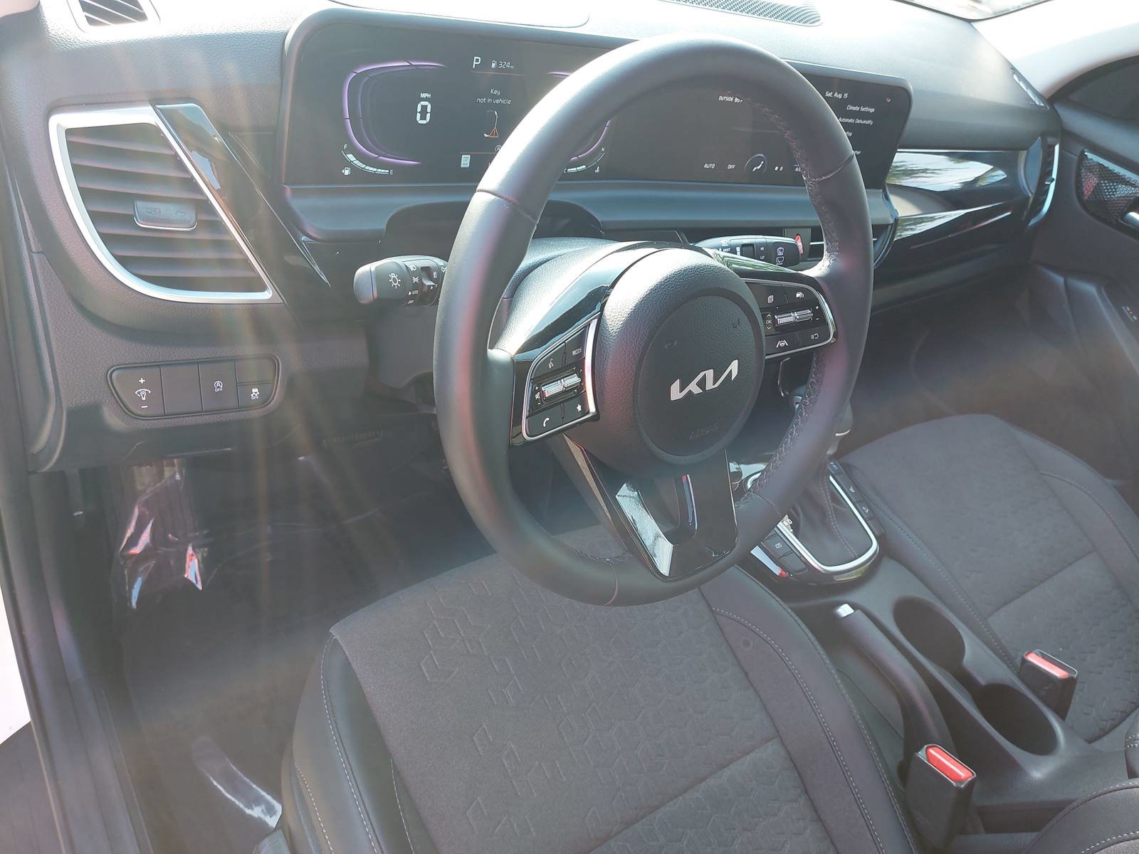 Used 2025 Kia Seltos S AWD/4WD image 15