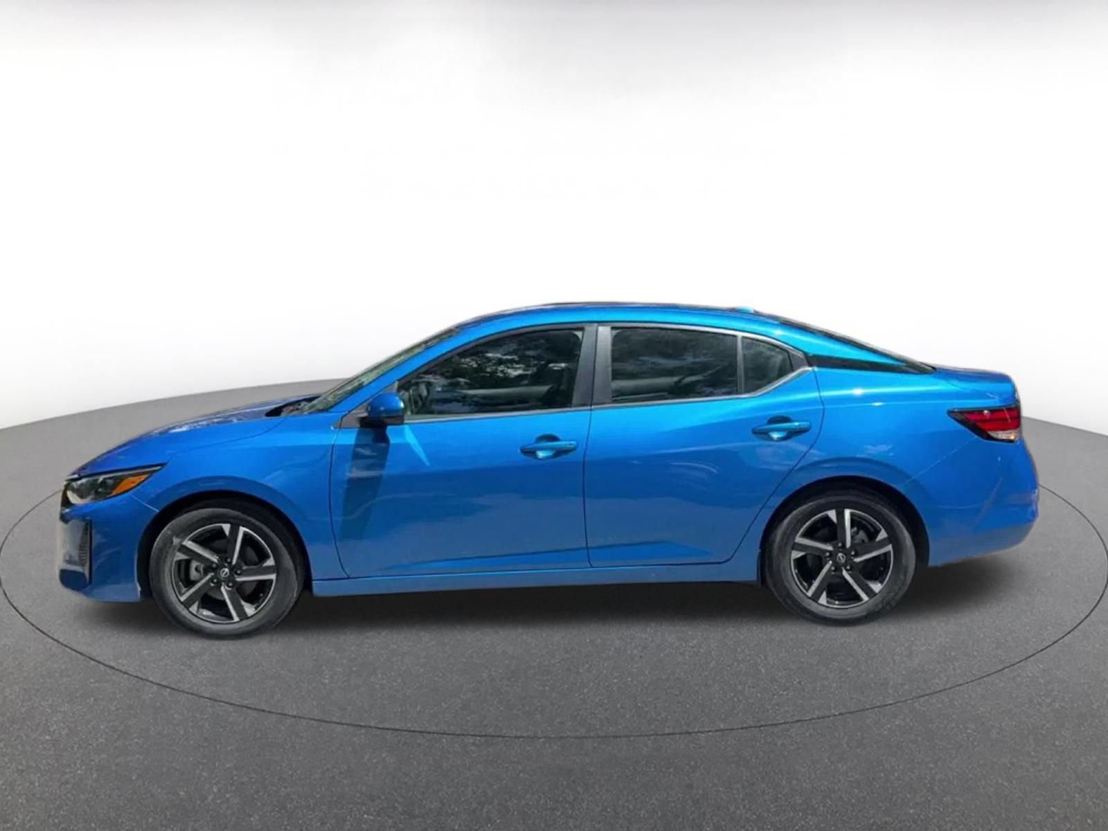 Used 2025 Nissan Sentra SV FWD image 9