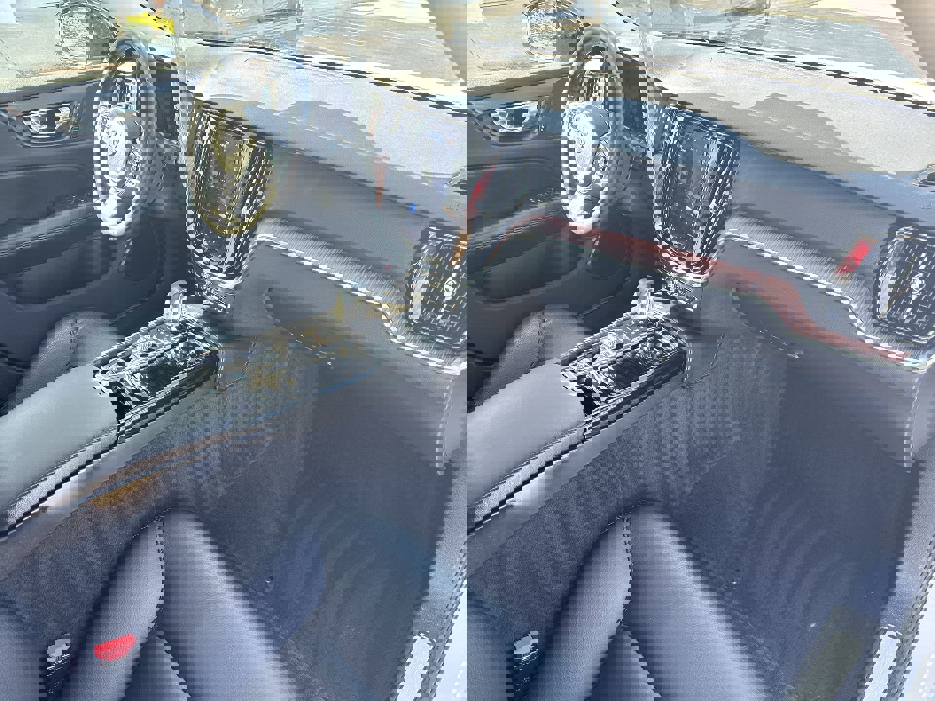 Used 2024 Volvo S60 T8 Plus w/ Climate Package image 28