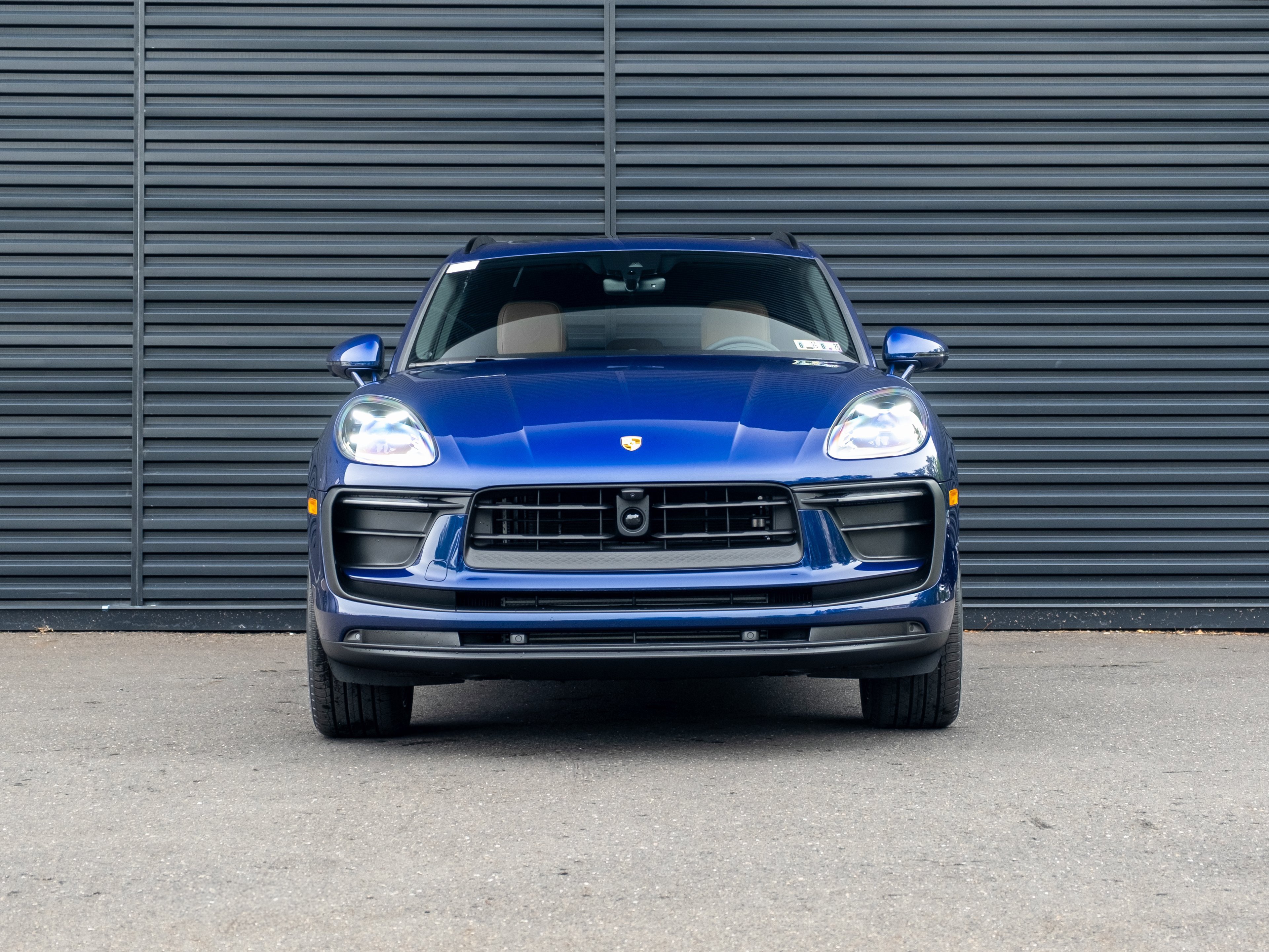 Certified 2025 Porsche Macan image 11