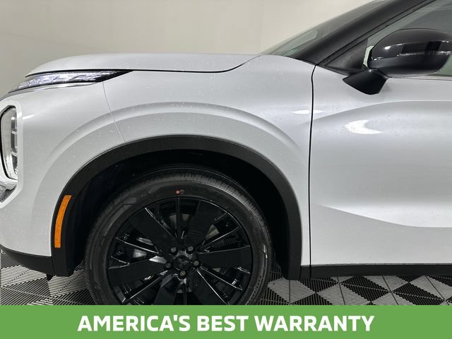 New 2026 Mitsubishi Outlander LE AWD/4WD image 2