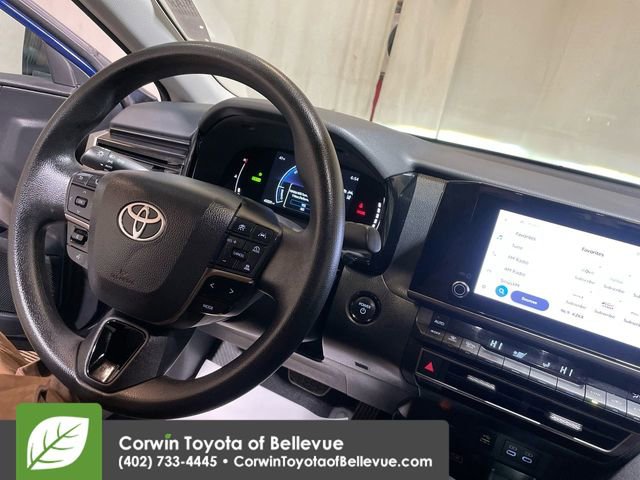 Used 2025 Toyota Camry LE image 21