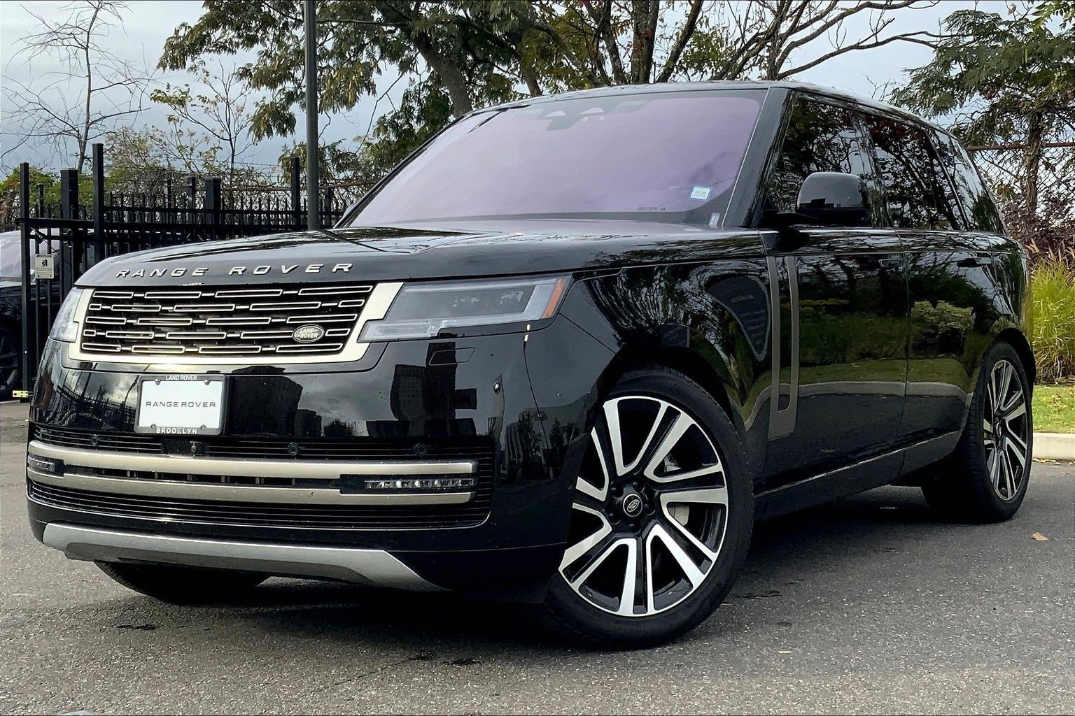 Used 2023 Land Rover Range Rover SE
