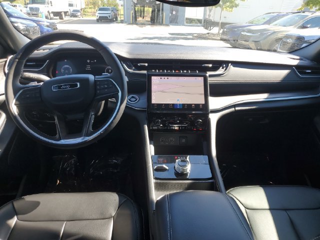 Certified 2024 Jeep Grand Cherokee Limited w/ Black Appearance Package AWD/4WD image 24