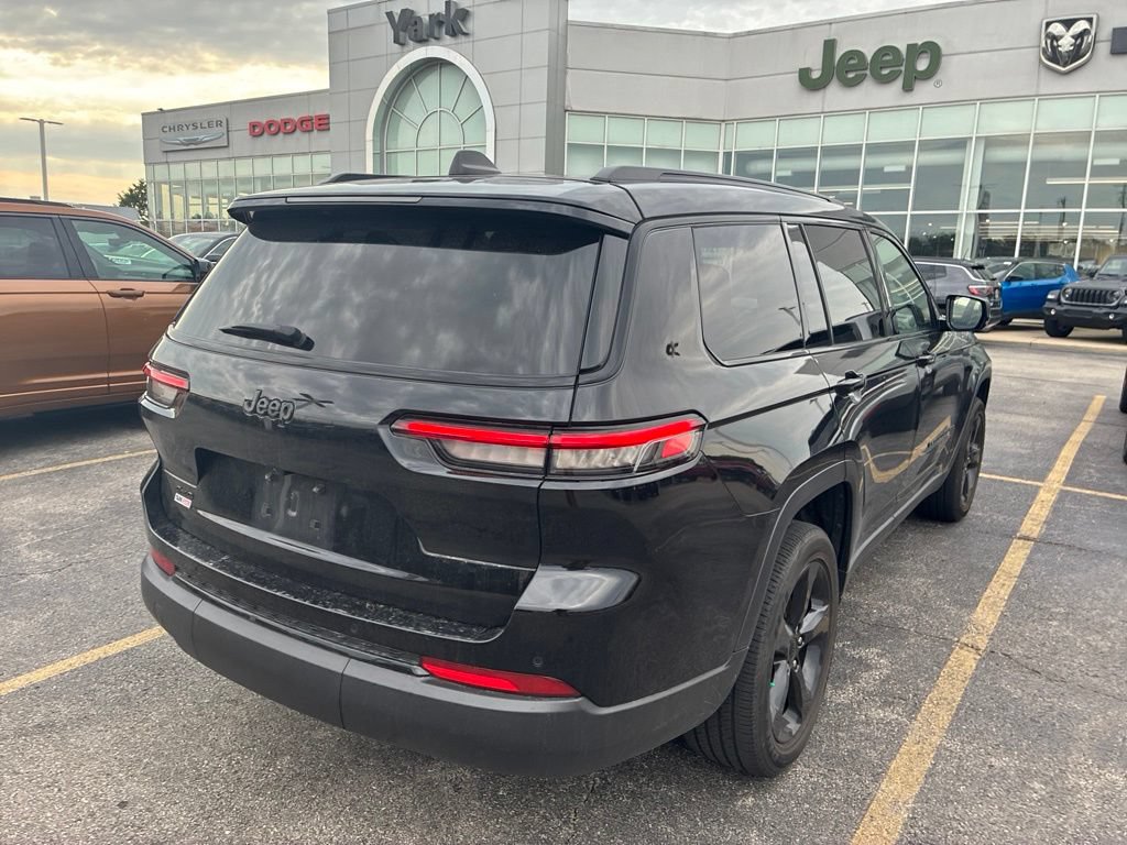 Used 2023 Jeep Grand Cherokee L Laredo AWD/4WD image 4