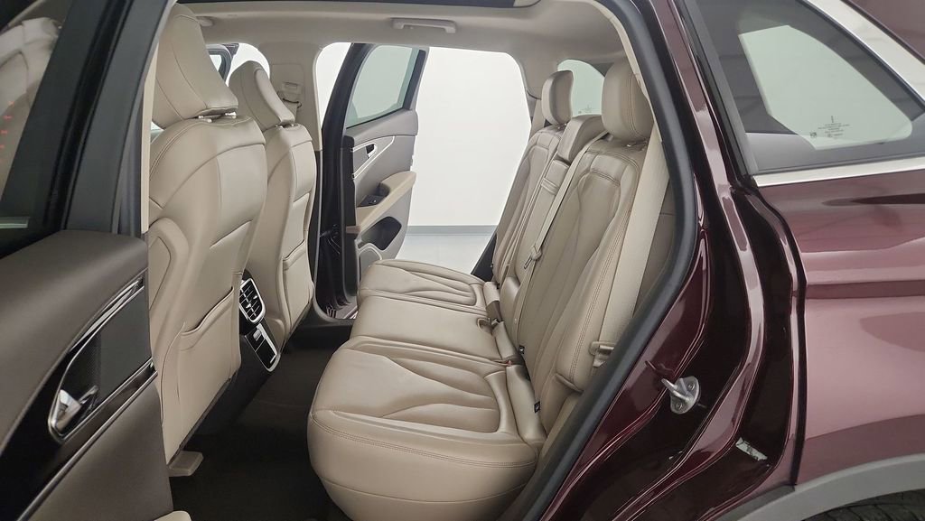 Used 2022 Lincoln Nautilus Reserve image 31