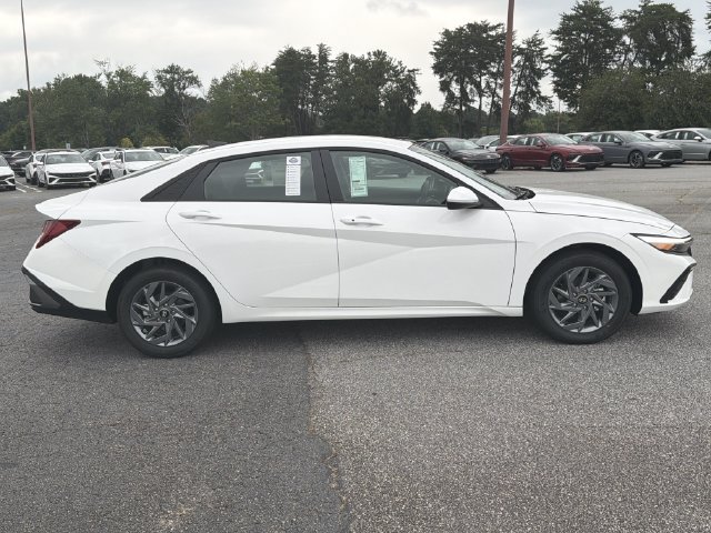 New 2026 Hyundai Elantra Hybrid FWD image 9