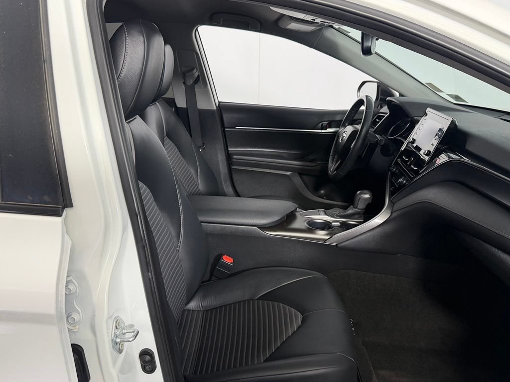 Used 2024 Toyota Camry SE w/ Convenience Package FWD image 28