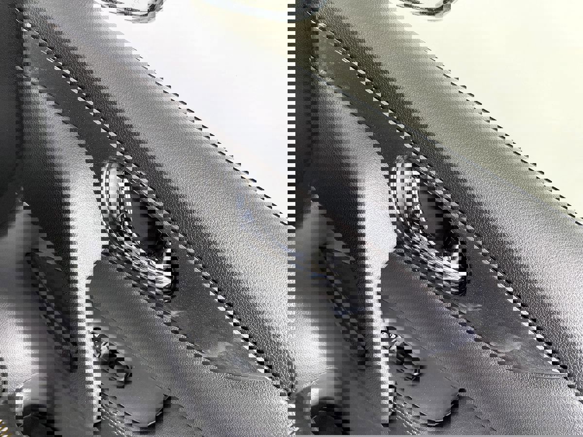 Used 2018 Nissan Rogue SV image 38