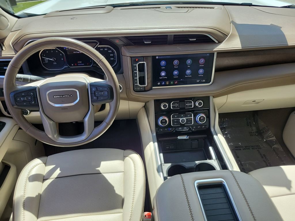 Used 2021 GMC Yukon XL Denali w/ Denali Premium Package image 11