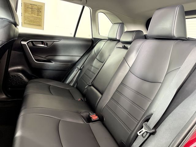 Used 2022 Toyota RAV4 XLE Premium image 24