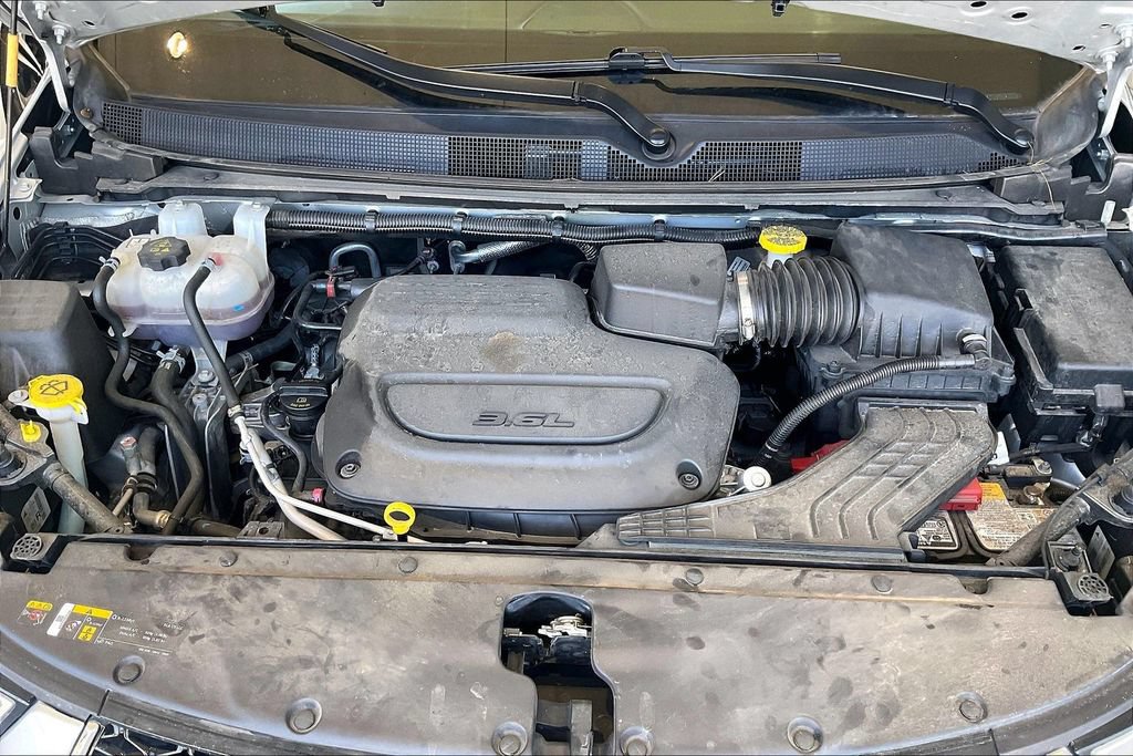 Used 2024 Chrysler Pacifica Touring-L FWD image 10