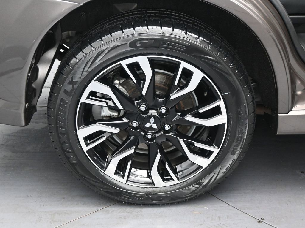 Used 2018 Mitsubishi Outlander SEL image 33