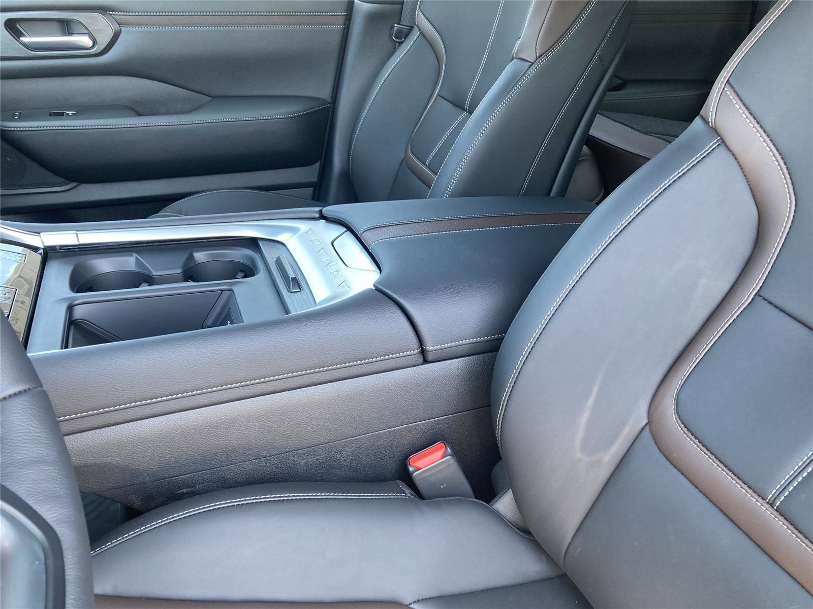 New 2025 Nissan Armada SL w/ Captain's Chari Seat Package image 27