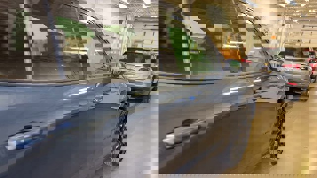 Used 2024 Chevrolet Traverse LT w/ Midnight/Sport Edition image 9