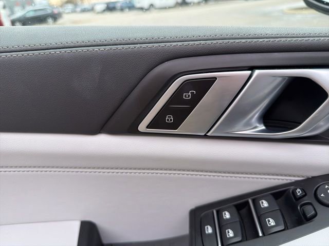 Used 2026 BMW X5 xDrive50e w/ Executive Package image 26