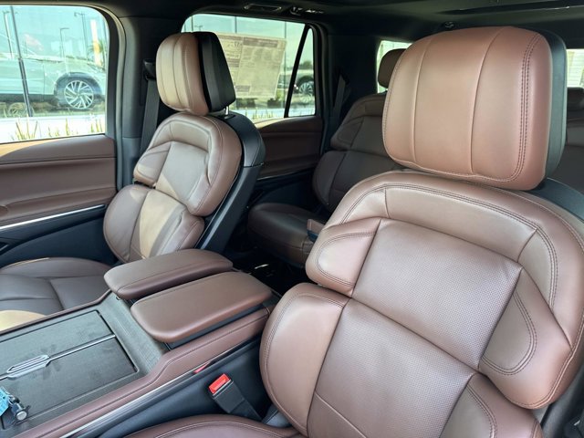 New 2025 Lincoln Navigator L Reserve image 13
