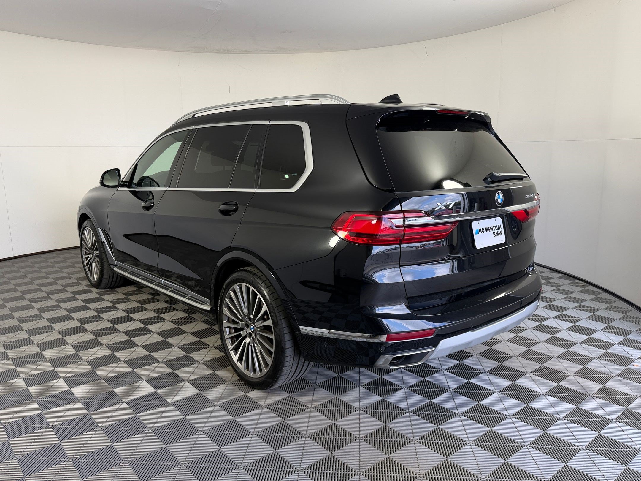 Used 2021 BMW X7 xDrive40i w/ Premium Package AWD/4WD image 3