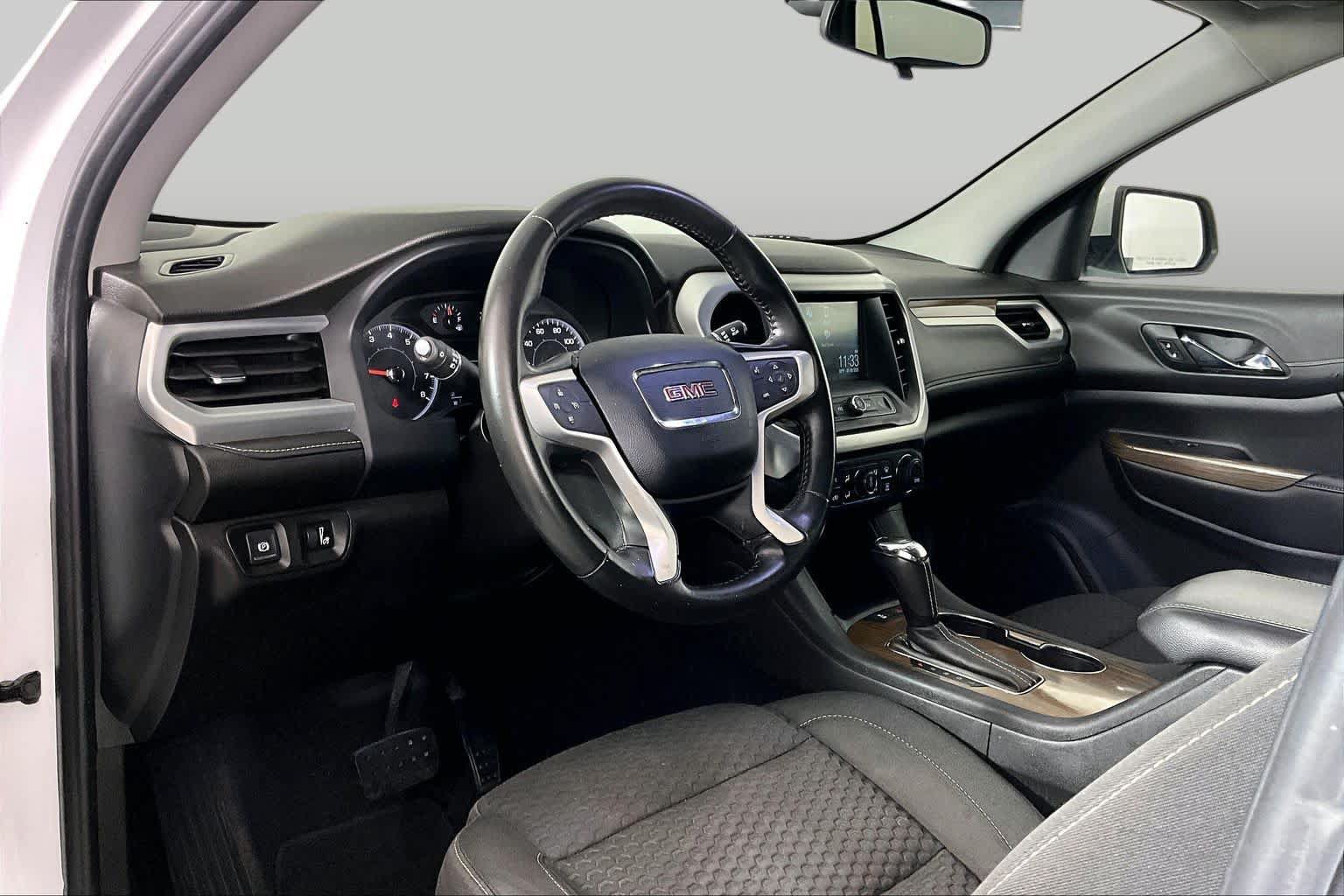 Used 2019 GMC Acadia SLE FWD image 17