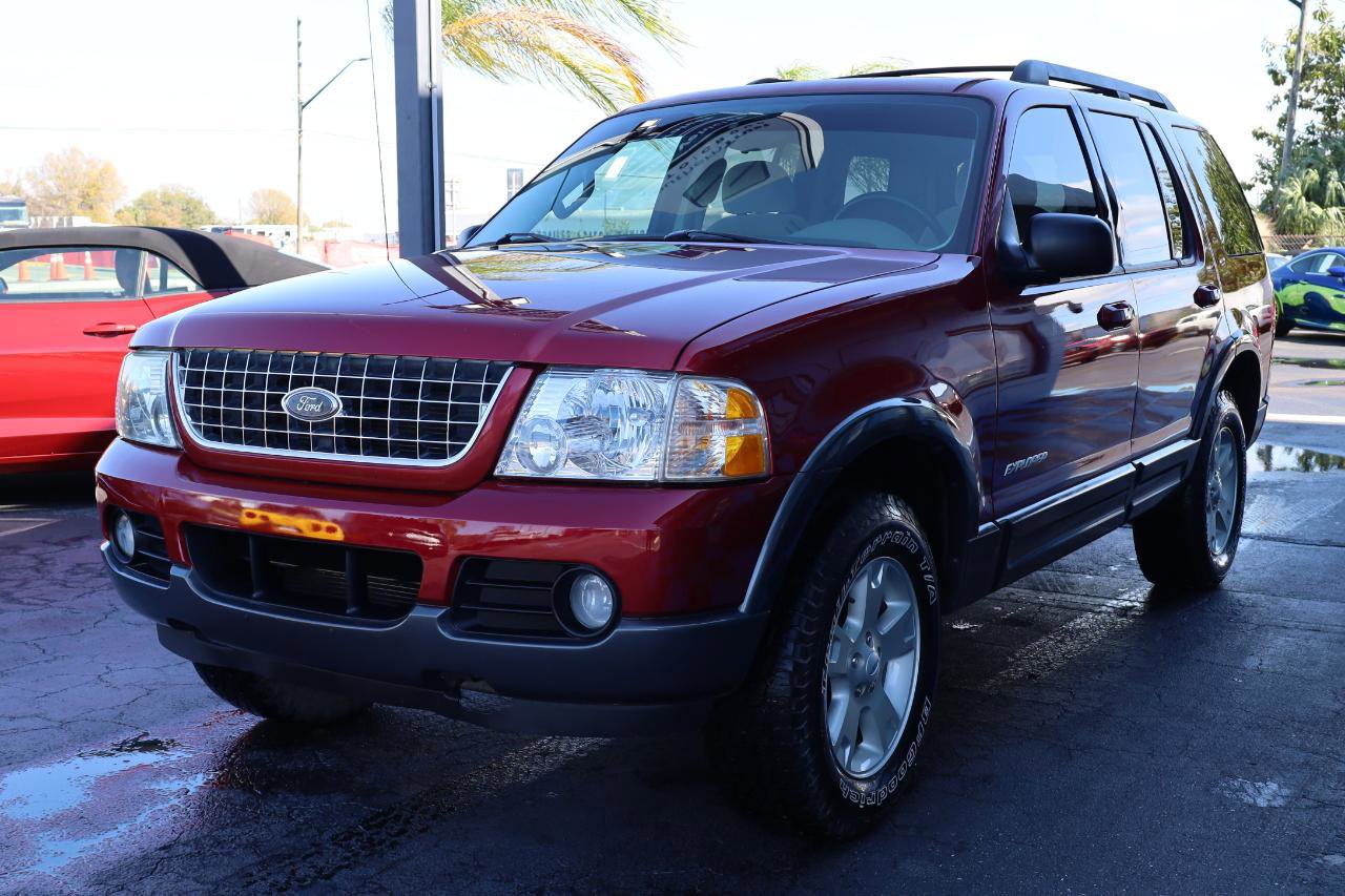 Used 2005 Ford Explorer XLT AWD/4WD image 2