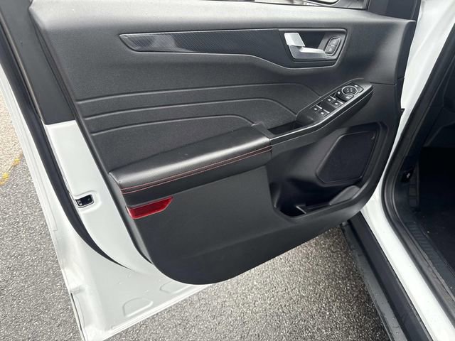 Used 2023 Ford Escape ST-Line Select AWD/4WD image 18