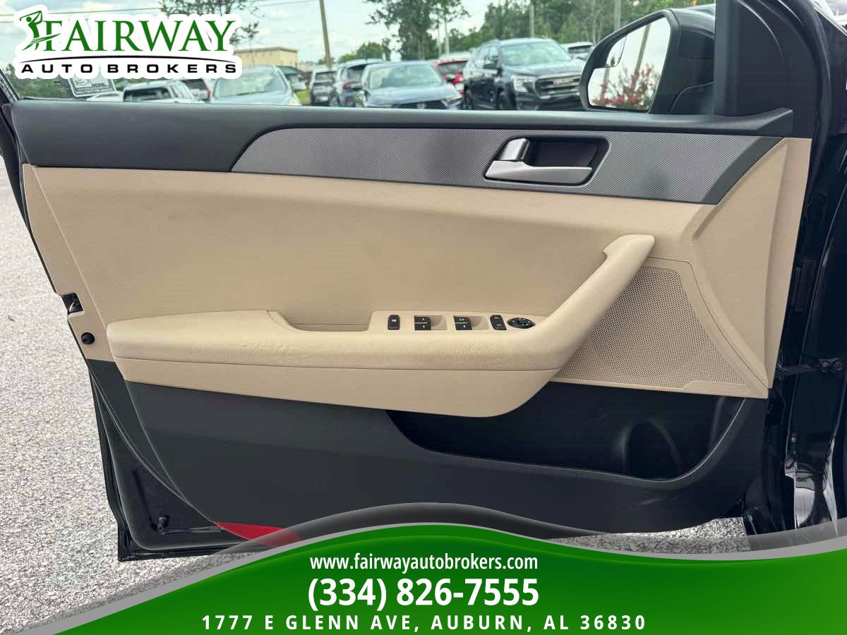 Used 2017 Hyundai Sonata SE FWD image 28