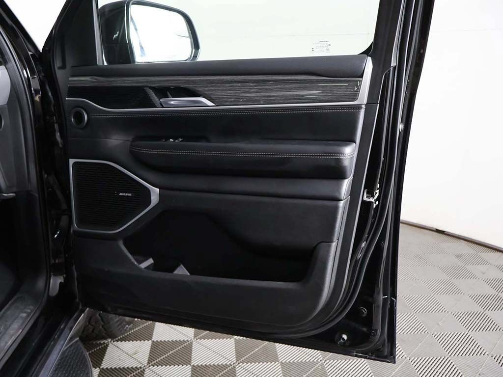 Used 2022 Jeep Wagoneer Series III w/ Flexible Seating Group AWD/4WD image 27