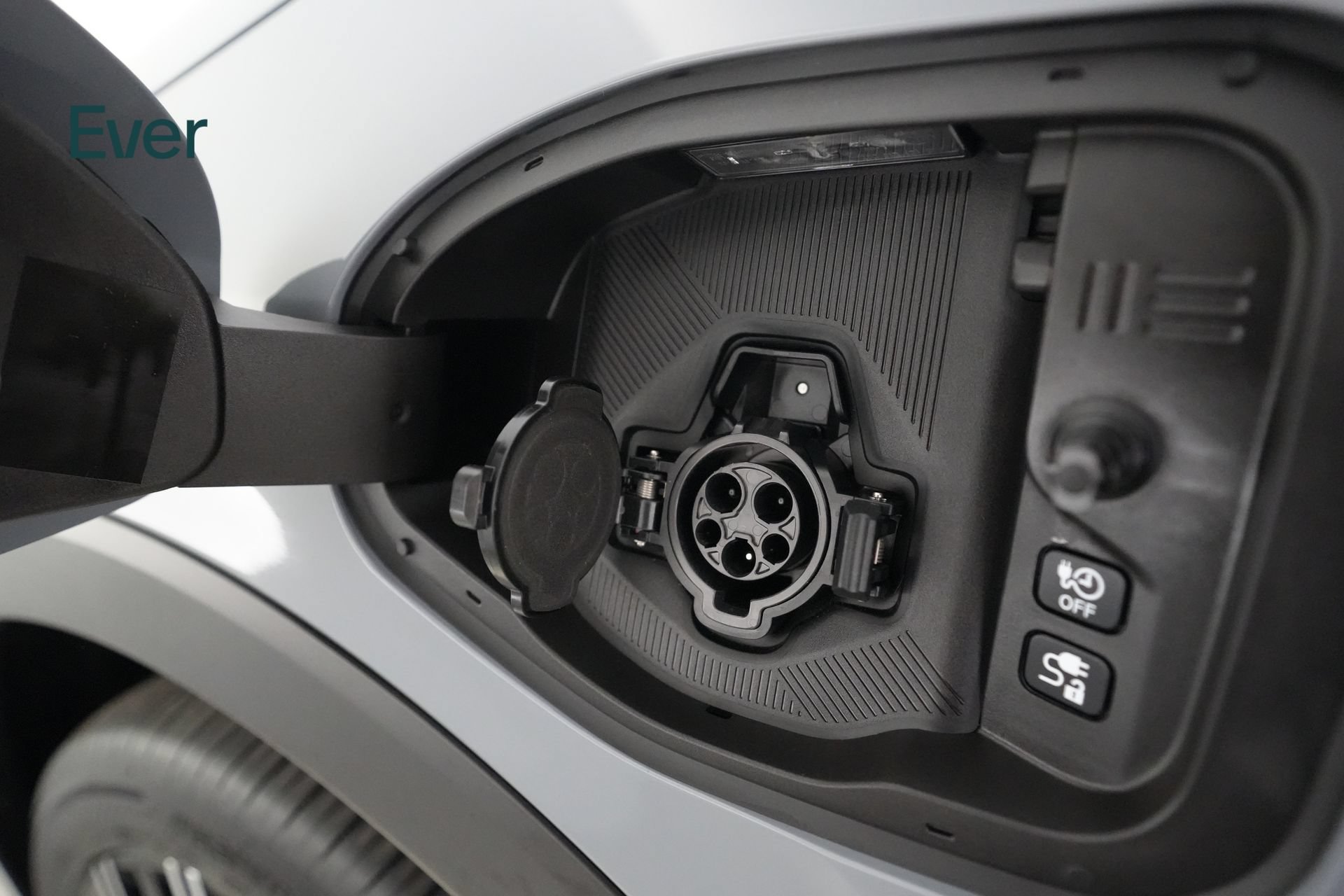 Used 2026 Nissan Leaf Platinum+ w/ Floor Mat Package (Platinum+) FWD image 29