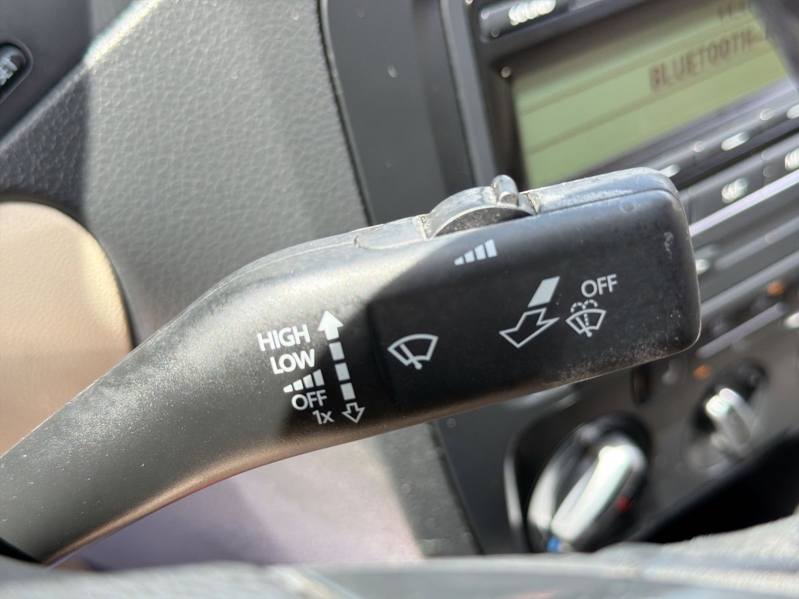 Used 2011 Volkswagen Jetta SE FWD image 25