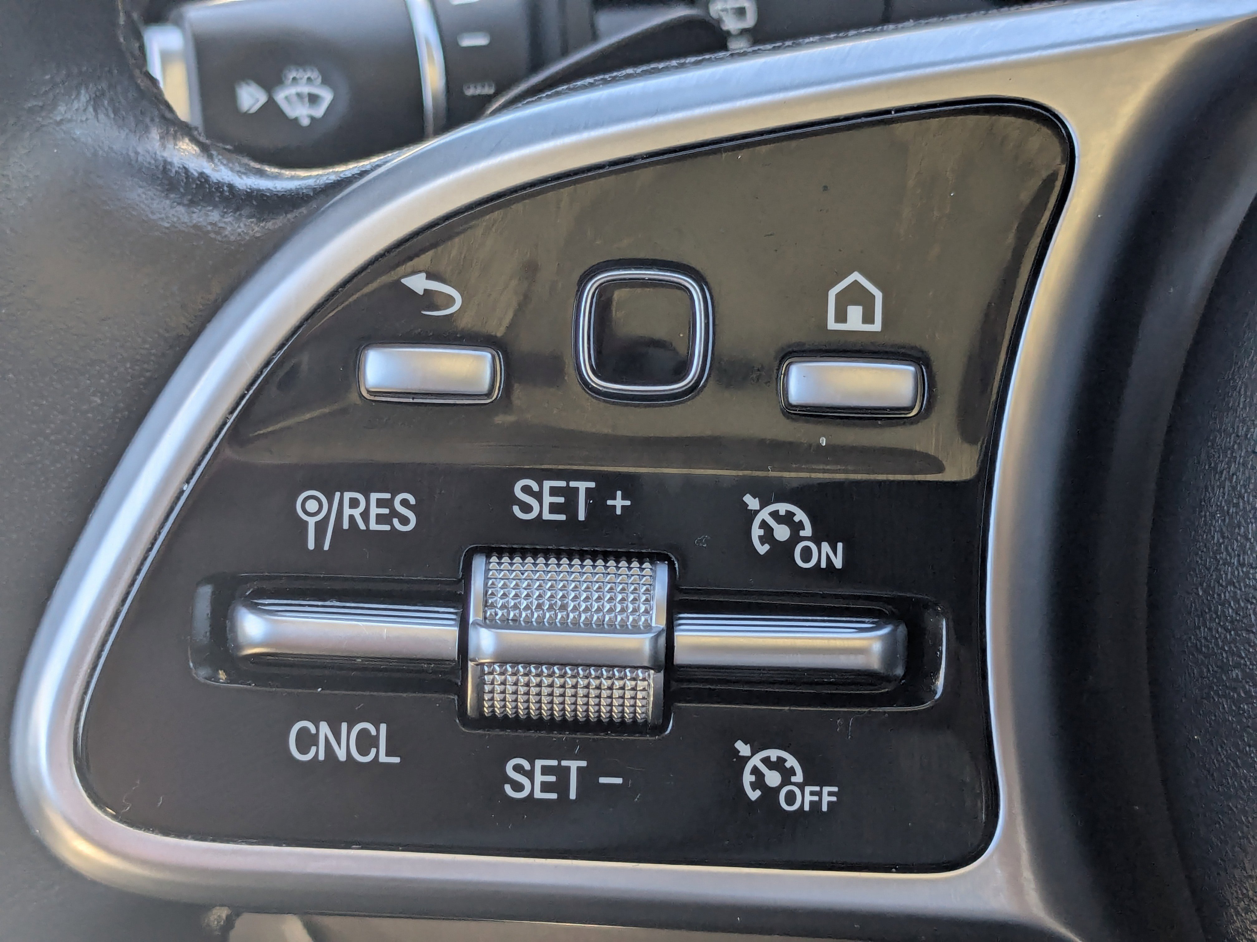 Used 2021 Mercedes-Benz GLC 300 w/ Premium Package image 30