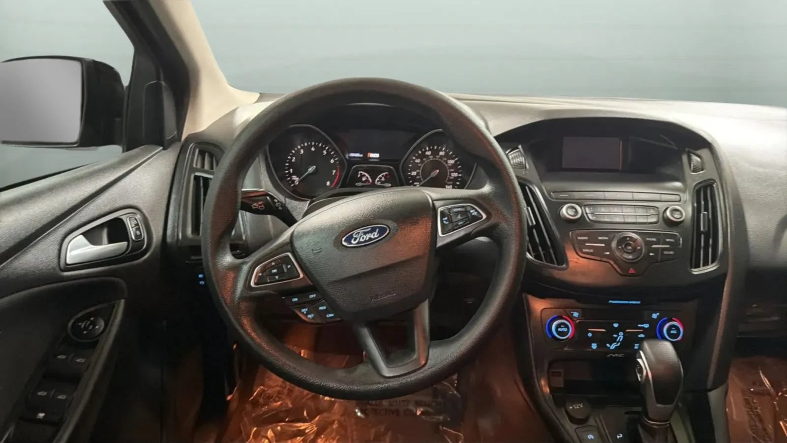 Used 2018 Ford Focus SE w/ SE Appearance Package FWD image 10