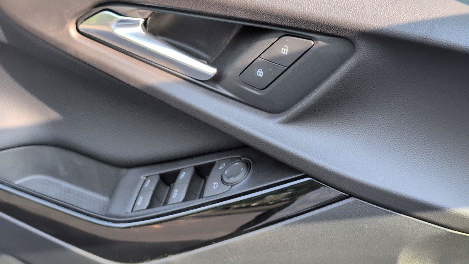 New 2027 Chevrolet Equinox LT w/ Convenience Package II FWD image 20