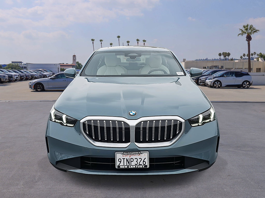 Used 2025 BMW 530i RWD image 2