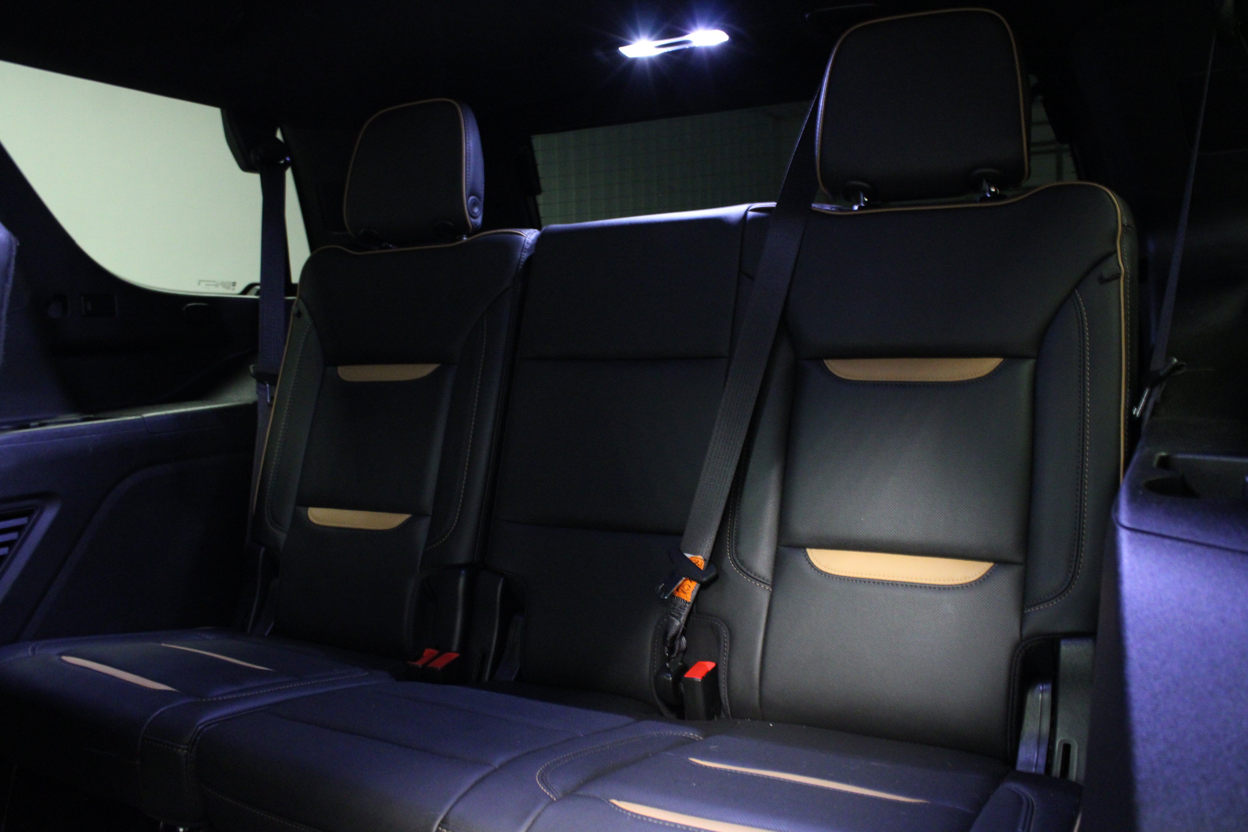 Used 2022 GMC Yukon AT4 w/ AT4 Premium Package AWD/4WD image 15