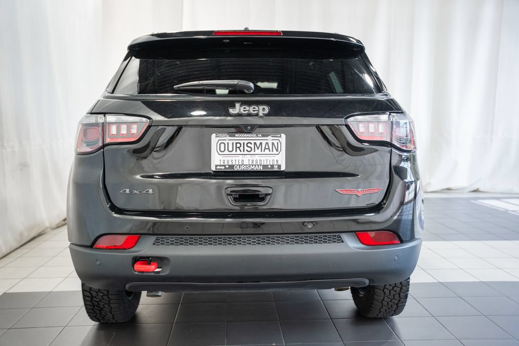 Certified 2025 Jeep Compass Trailhawk AWD/4WD image 5