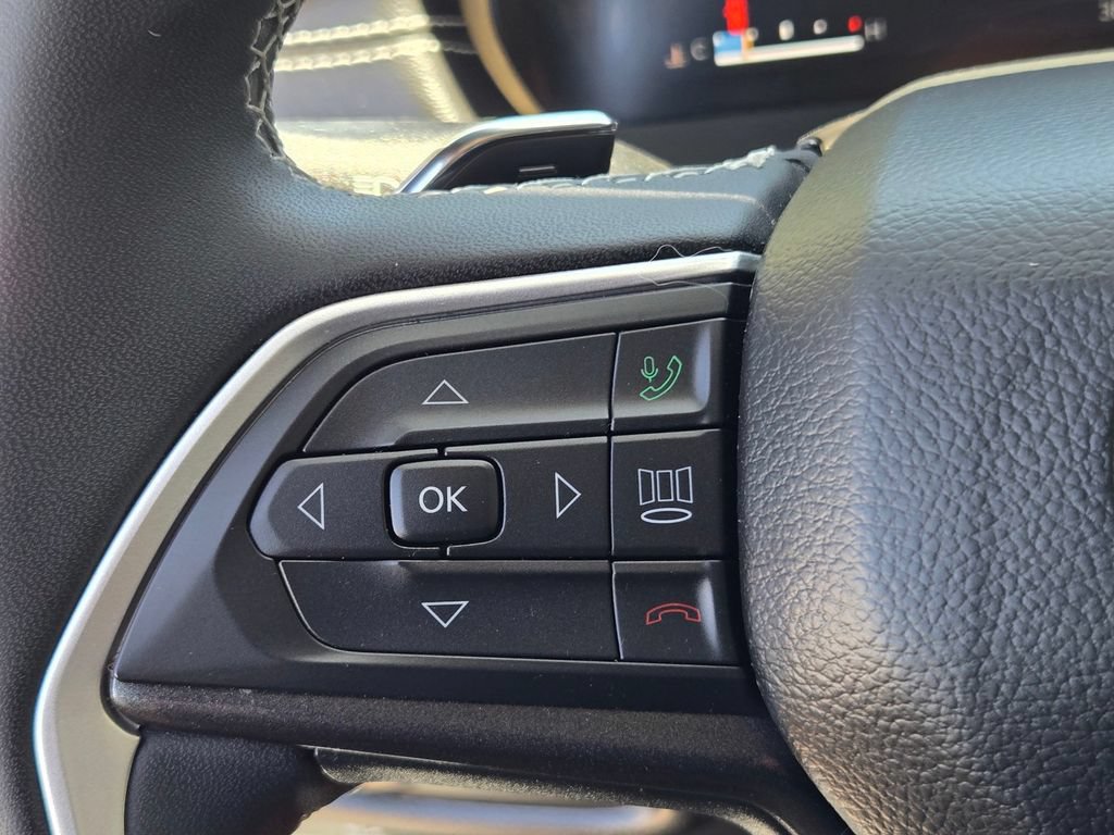 Used 2023 Jeep Grand Cherokee L Laredo AWD/4WD image 12