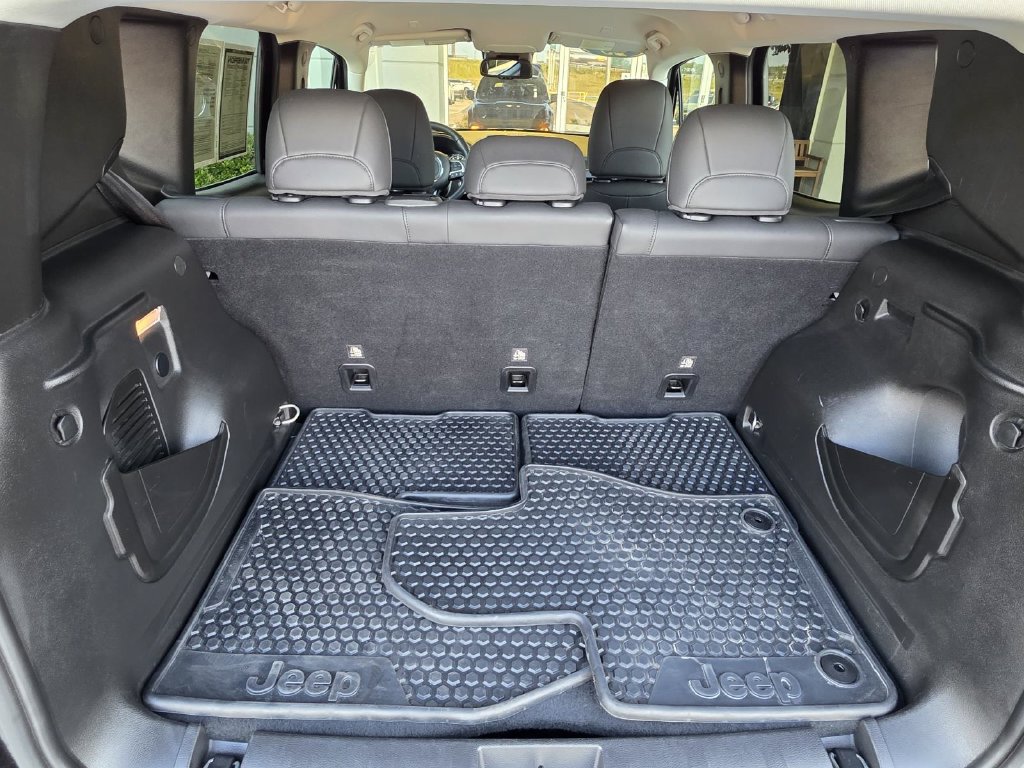 Used 2023 Jeep Renegade Limited AWD/4WD image 11