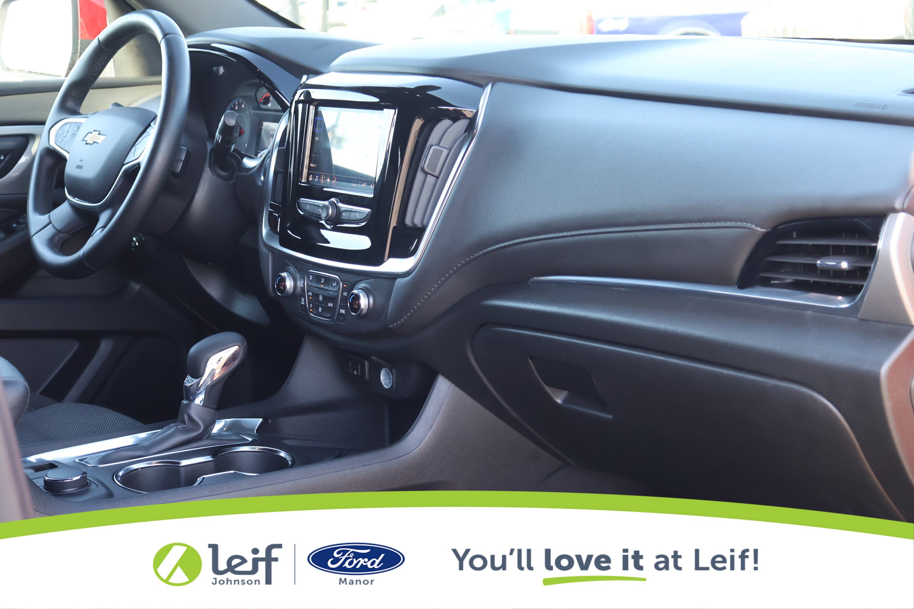 Used 2023 Chevrolet Traverse LT image 40