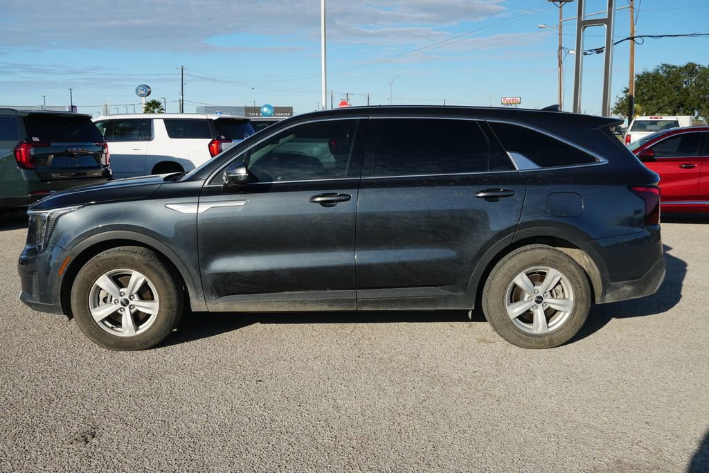 Used 2024 Kia Sorento LX image 11
