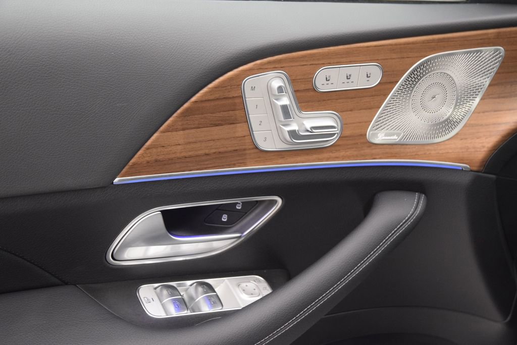 Used 2025 Mercedes-Benz GLS 450 4MATIC image 23